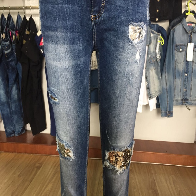 jeans da donna con decorazione in paillettes WSMC7056