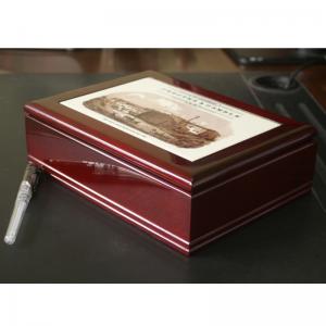 la scatola di piastrelle