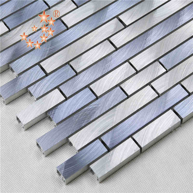 Splashback della cucina delle mattonelle della parete del mosaico del metallo di alluminio della striscia porpora d'argento di colore misto