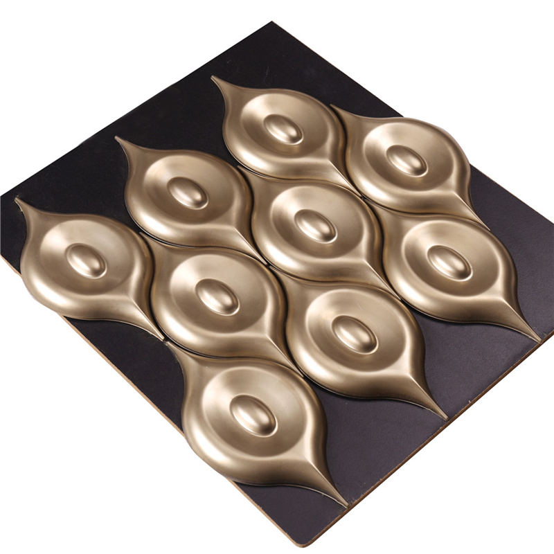 Piastrelle decorative con motivo 3D in metallo incantato