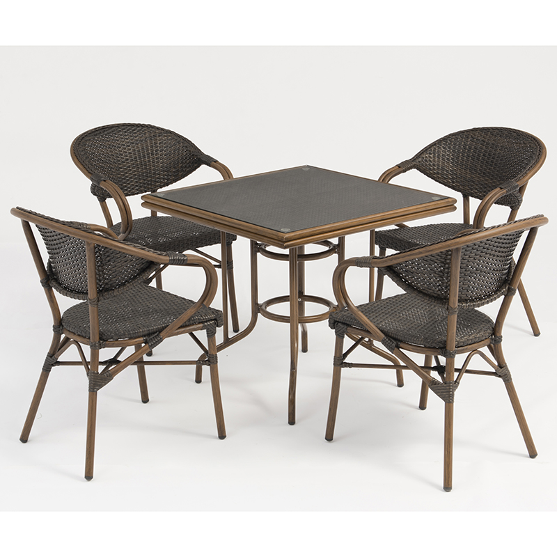 arredo tavolo quadrato in rattan in alluminio con finto bambù e vetro temperato