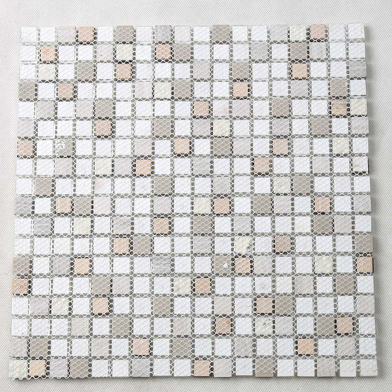 Mattonelle di mosaico del tassello di pietra miste di vetro bianco eccellente per la parete del bagno