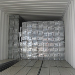 210 Larghezza plancia in acciaio galvanizzata per armatura con foro da 6 mm