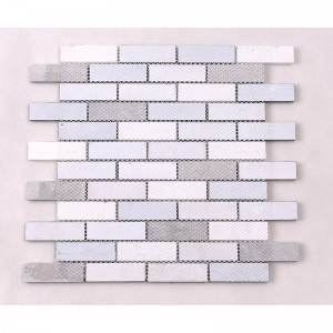 Le mattonelle della decorazione del mosaico del marmo e della pietra della miscela di vetro di striscia grigia di progettazione moderna spaccano la parte posteriore