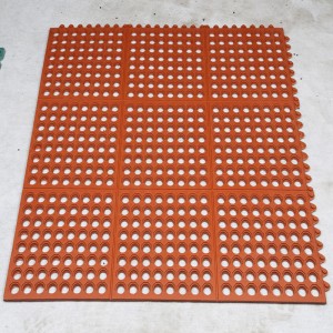 Resistenza alla compressione di alta qualità SBR materassino in gomma materassino in gomma per protezione erba