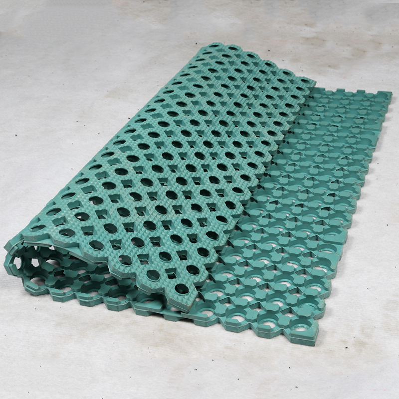 Materasso di gomma della pavimentazione della stuoia del materasso di drenaggio di gomma poroso del produttore per l'officina