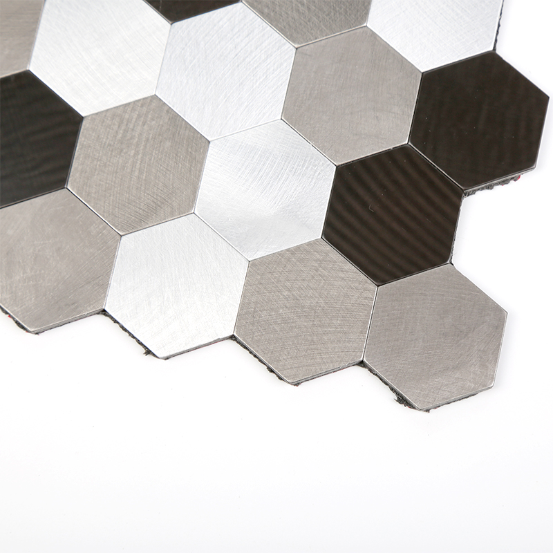 Peel and Stick Tile Backsplash in metallo per cucina, superficie in alluminio argento