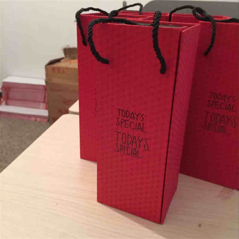 Imballaggio nero opaco della scatola del cartone di carta del regalo di lusso su ordinazione