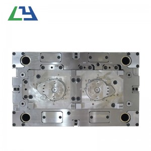 Muffa di plastica dell'iniezione del trasportatore del pannello degli strumenti automatico dell'automobile centrale