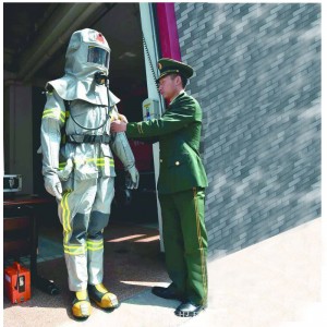 Abbigliamento tecnico, indumenti ignifughi, uniforme per vigili del fuoco e altre personalizzazioni dell'abbigliamento funzionale