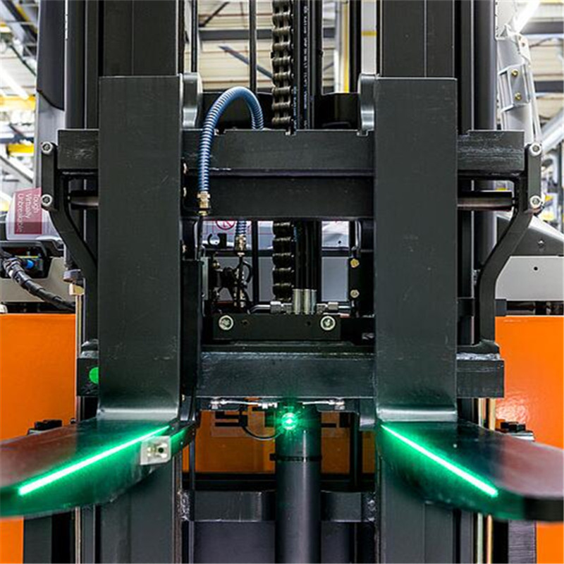 Sistemi di guida laser impilatore per magazzino