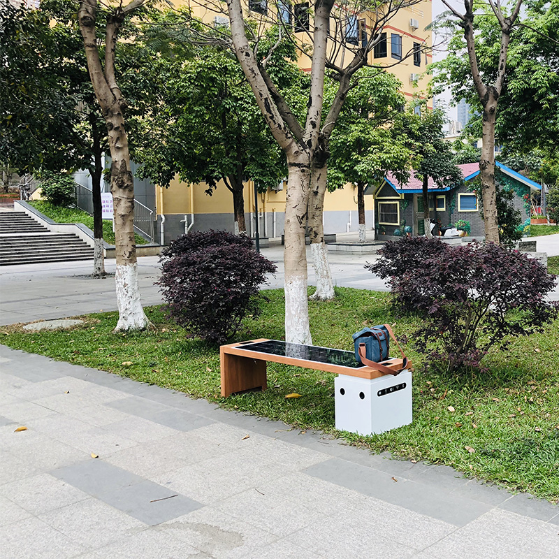 Smart Park Bench Caricabatterie wireless a energia solare