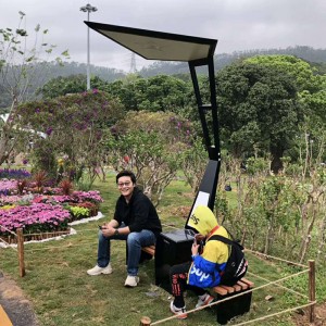Soluzione per pubblicità esterna Smart Solar Bench con illuminazione a LED