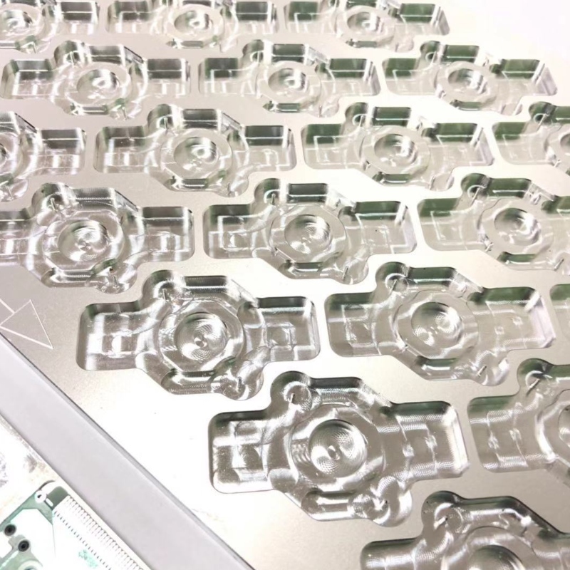Apparecchio adatto per presse elettroniche in alluminio per circuiti stampati