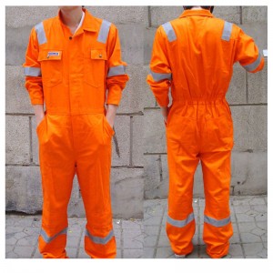 Produzione annuale di 400000 pezzi / set di indumenti da lavoro di buona qualità e quantità