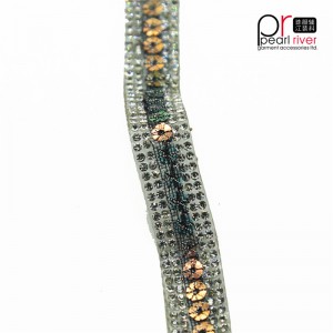 Ultimi Taglio di strass personalizzati con paillettes cucite