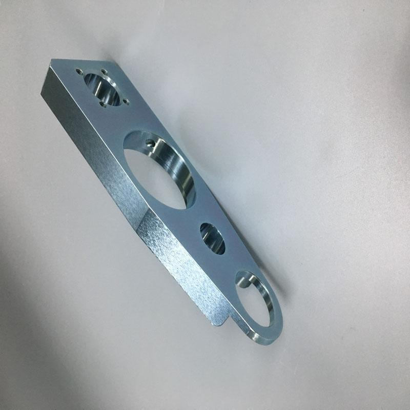 Parti di fresatura in alluminio Customzied con trattamento superficiale di zinco blu