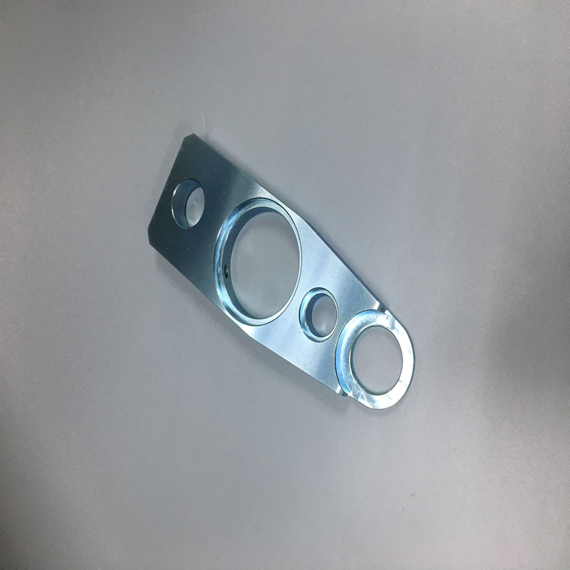 Parti di fresatura in alluminio Customzied con trattamento superficiale di zinco blu