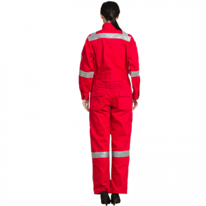 Gli abiti da lavoro dovrebbero essere personalizzati, non acquistati