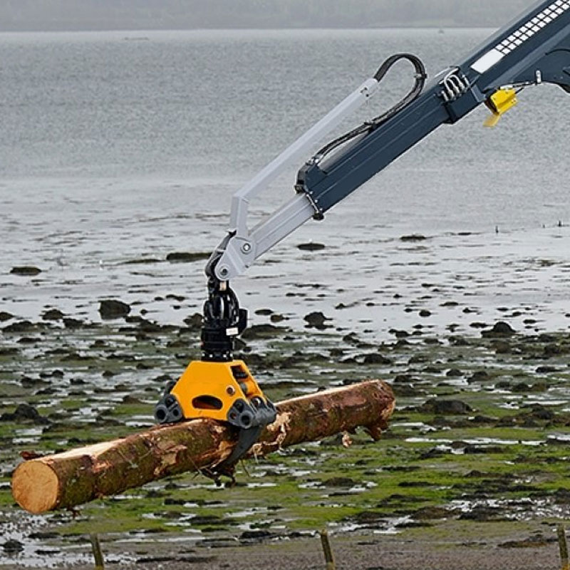 Gru a cavalletto per movimentazione di legno