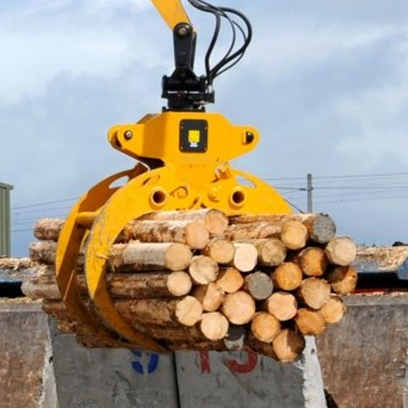 Gru a cavalletto per movimentazione di legno