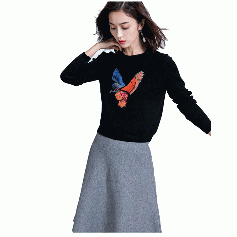 Pullover maglione girocollo in cotone ricamato personalizzato da donna