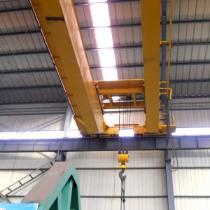Gru a ponte a doppia trave con carrello di sollevamento