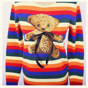 Maglione del pullover del panno delle donne delle bande dell'arcobaleno delle strisce di arcobaleno di intarsio dell'orsacchiotto del ODM su ordinazione