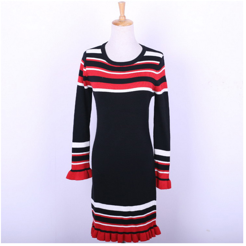 Maglione di lana invernale con maniche lunghe a righe a righe