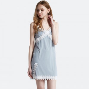 Abito da donna in raso di pizzo