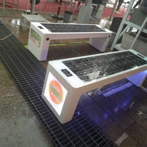 Prodotto urbano moderno di progettazione della mobilia della mobilia all'aperto della lampada della Tabella del giardino solare Smart City Solar