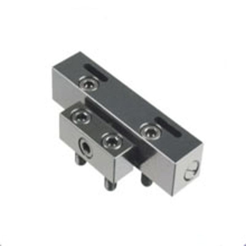 Componenti di precisione di alta qualità Square Interlocks Central Machinery Mold Part