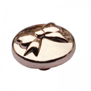 Bottone a forma di bottone a farfalla in metallo color oro con bottone a gambo per pettine a pieghe 13