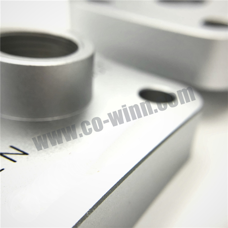 Pezzi di ricambio automatici di alluminio su misura delle prese d'aria dell'aria di lavorazione su misura di CNC dopo le vendite