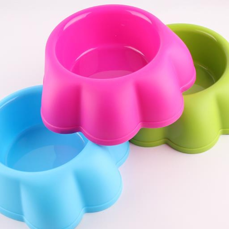 all'ingrosso a forma di zampa mangiatoia da viaggio in plastica per cani da compagnia