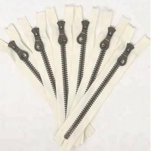 Cursore autobloccante verniciato a denti chiusi Fashion RIRI con cerniera in plastica con chiusura a chiave 9