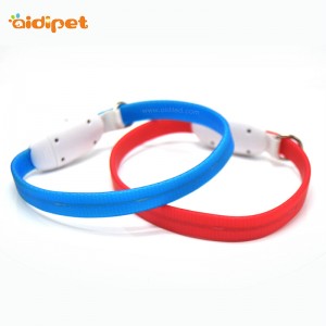 Collare di ricarica USB impermeabile con collare per cani in silicone