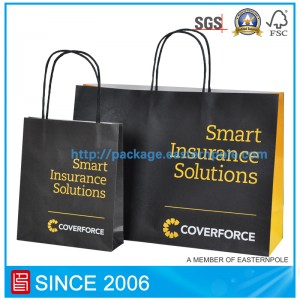 Sacchetto di carta nero con logo a lamina