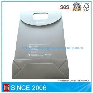 Avvolgere il sacchetto di carta con chiusura in velcro