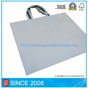 Borsa di lusso in carta bianca per abbigliamento con fondo rovesciato