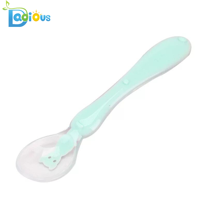 Idee per nuovi prodotti Cucchiaio morbido Cucchiai in silicone senza BPA Cucchiaio in silicone per bambini