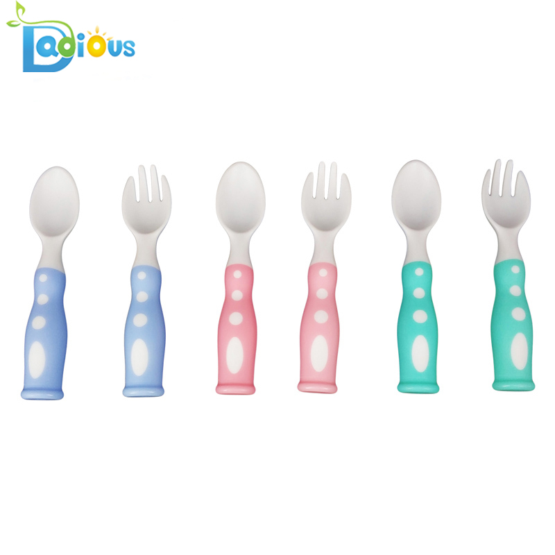 Cucchiaio per bambini in PP design personalizzato per uso alimentare Cucchiaio da forchetta BPA Cucchiaio da allenamento gratuito e forchetta per bambino