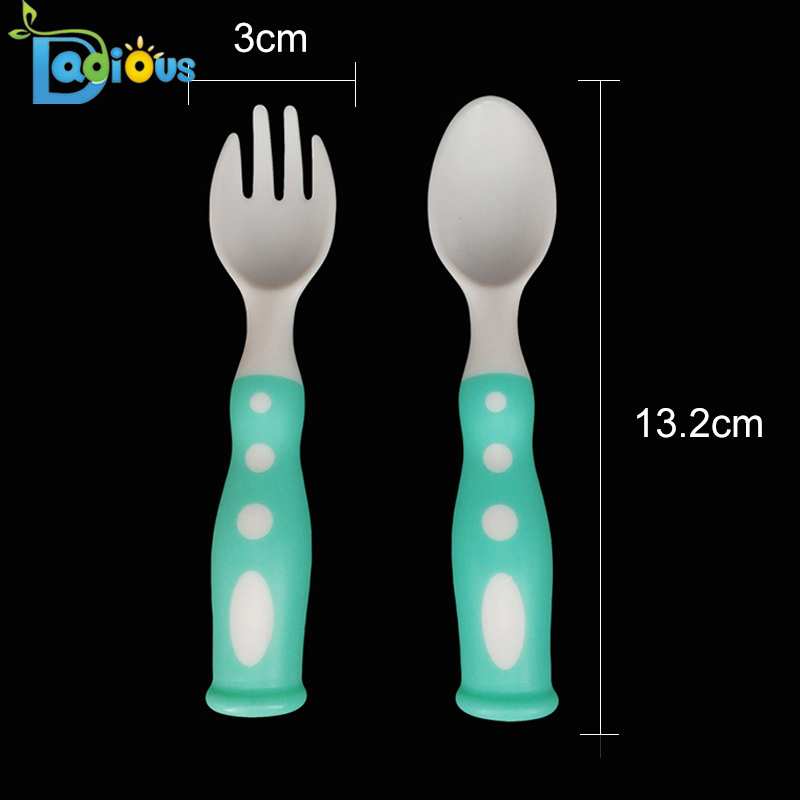 Cucchiaio per bambini in PP design personalizzato per uso alimentare Cucchiaio da forchetta BPA Cucchiaio da allenamento gratuito e forchetta per bambino