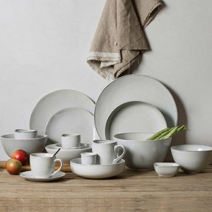 Hotel personalizzato all'ingrosso che diserba lusso 50 pezzi decalcomania dell'oro Set di stoviglie in ceramica cinese fine bone china in stile cinese