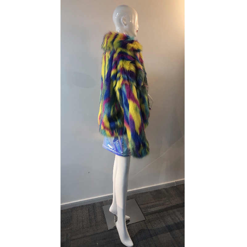 CAPPOTTO IN PELLICCIA COLORATA A RIGHE DA DONNA RLWF0020