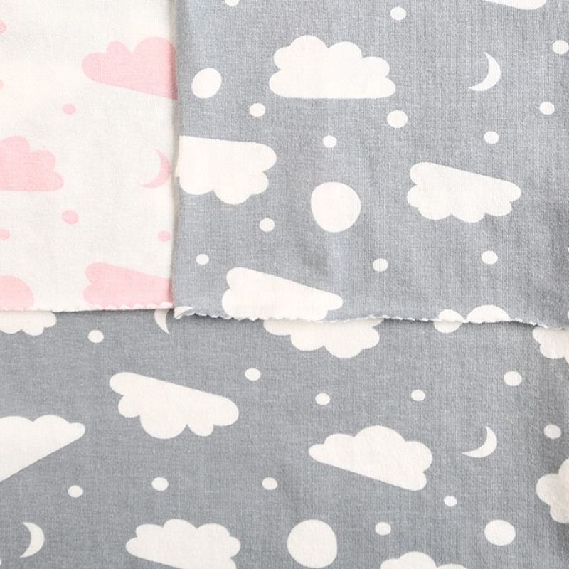 Tuta intera in jersey di cotone 100% pettinato con stampa nuvola nuvola tessuto per abbigliamento bambino