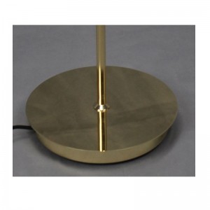 Lampada da terra con paralume in metallo e funzione di regolazione