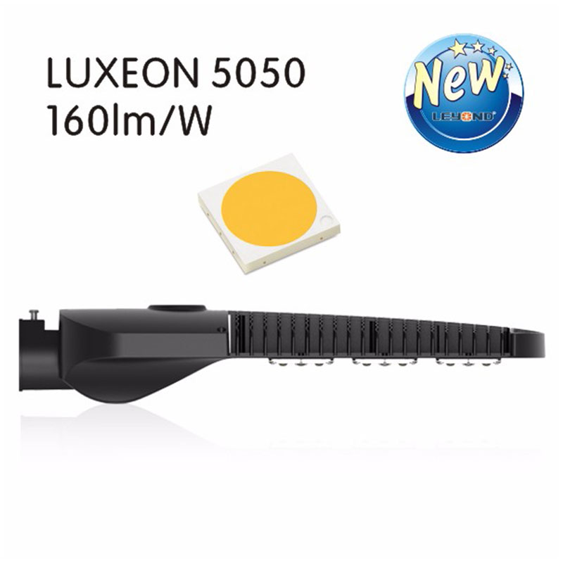Lampione stradale a LED Sword II da 150 W.