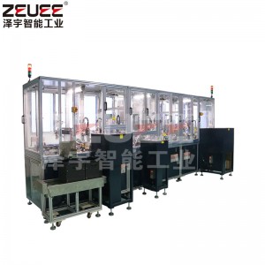 Apparecchiature di assemblaggio automatico di parti di accessori per porte e finestre