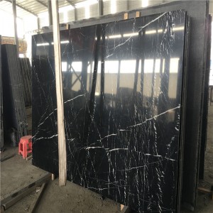 Marmo Nero Marquina a righe bianche